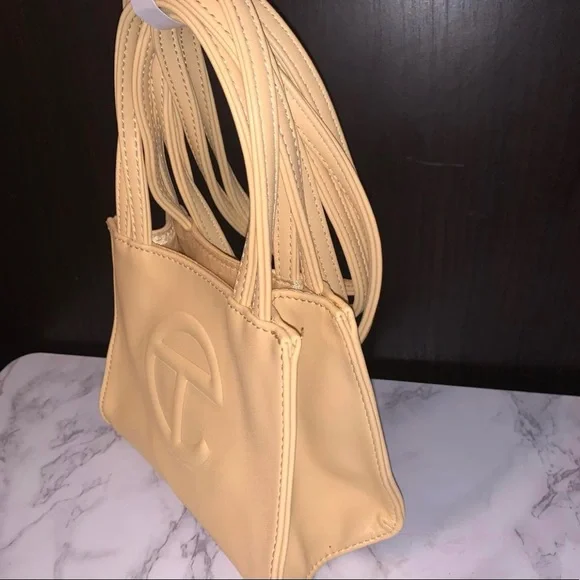 Nude telfar mini bag - Picture 2 of 4